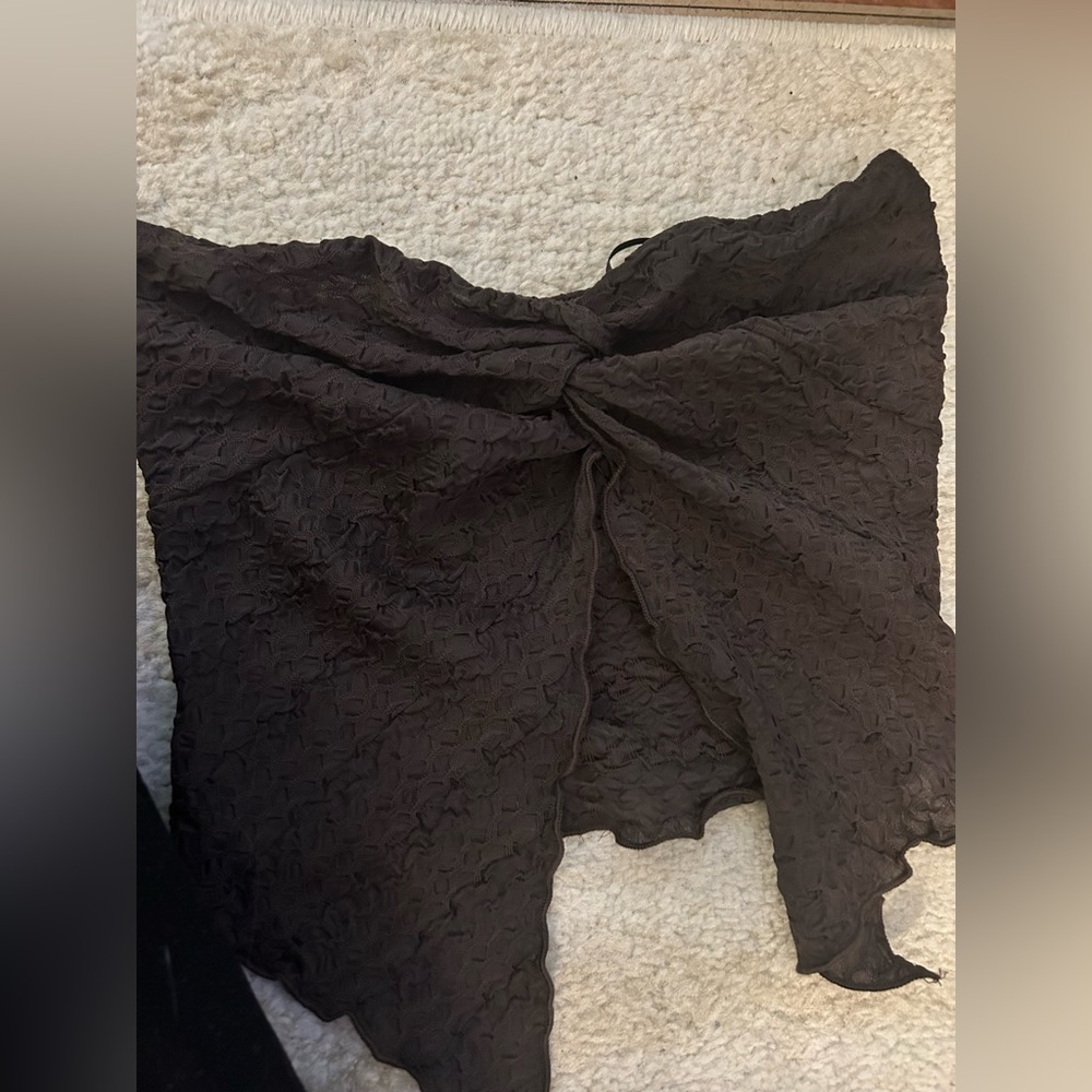 Women’s strapless top
